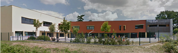 École primaire à Bourg des Comptes